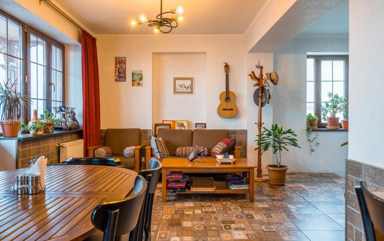 Hotel At Gomi 19 Tbilisi Bagian luar foto