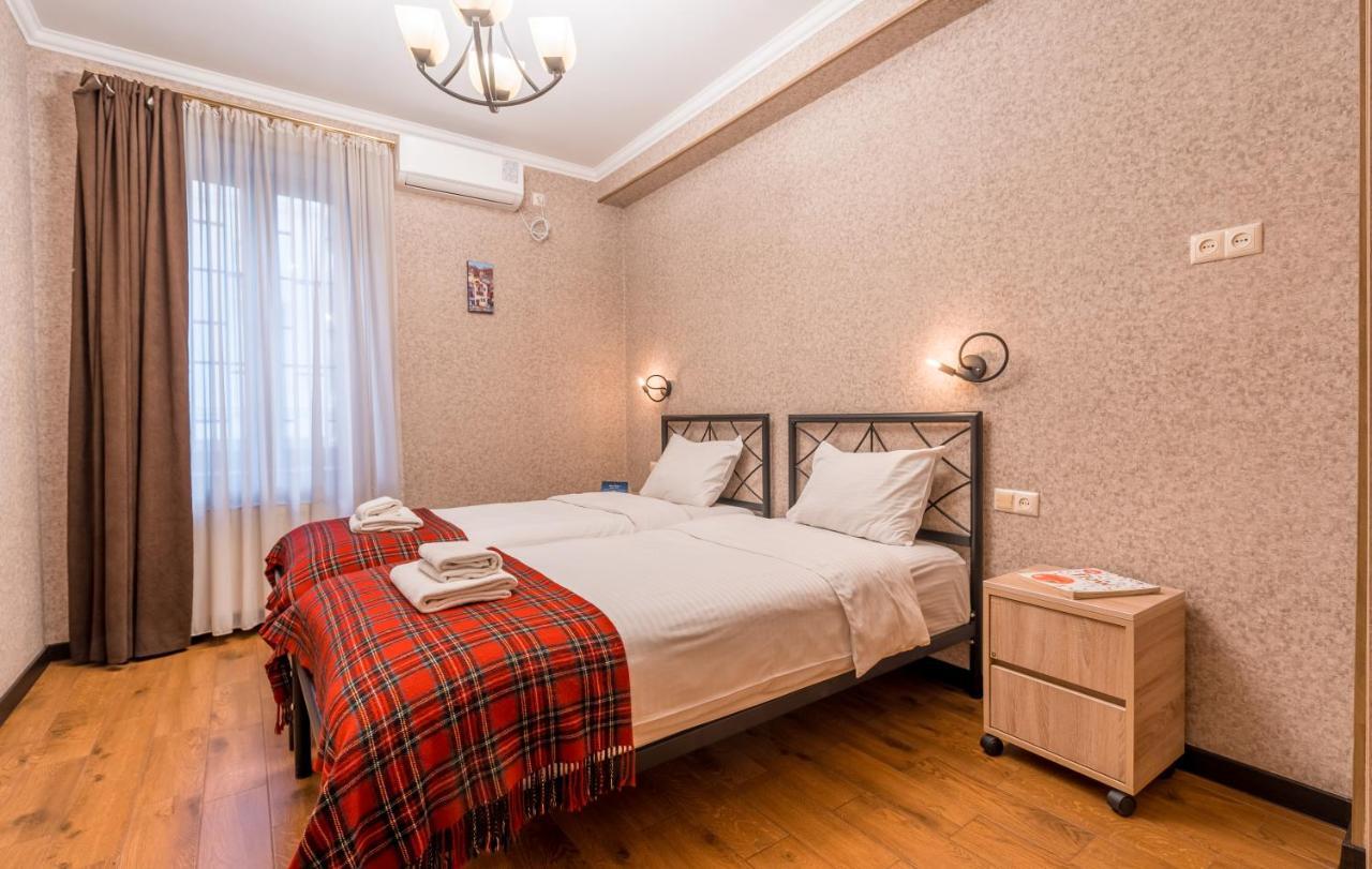 Hotel At Gomi 19 Tbilisi Bagian luar foto