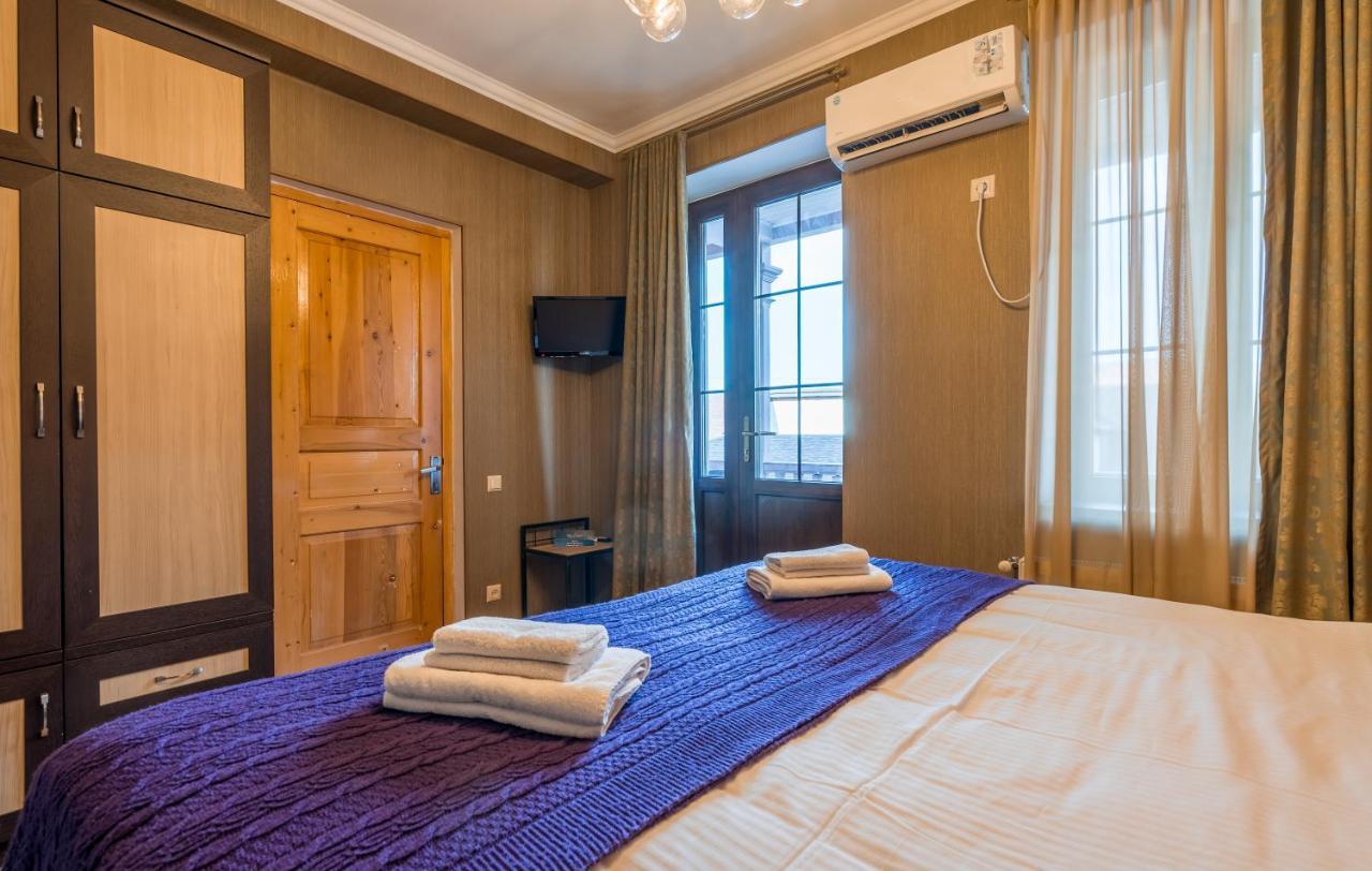 Hotel At Gomi 19 Tbilisi Bagian luar foto
