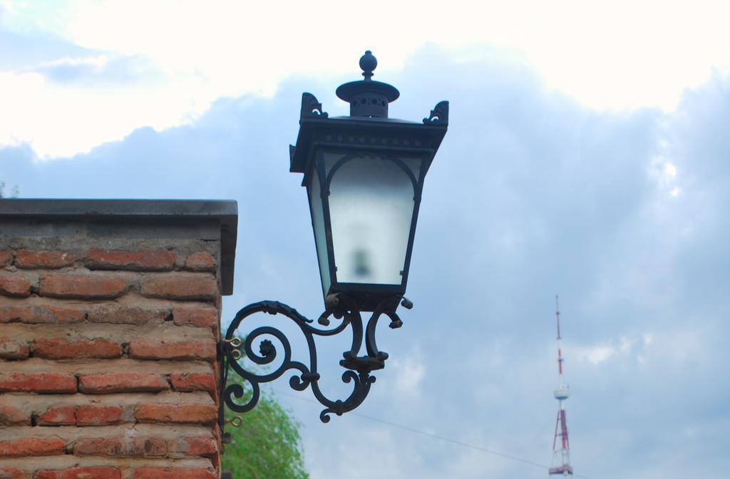 Hotel At Gomi 19 Tbilisi Bagian luar foto